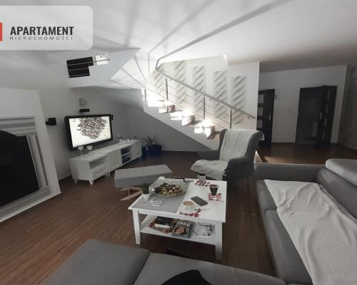 Piękny dom pod lasem