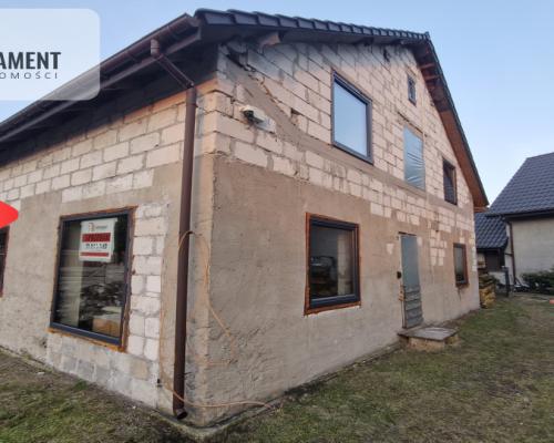 Rypin. Dom - stan surowy zamknięty, ogrodzony.