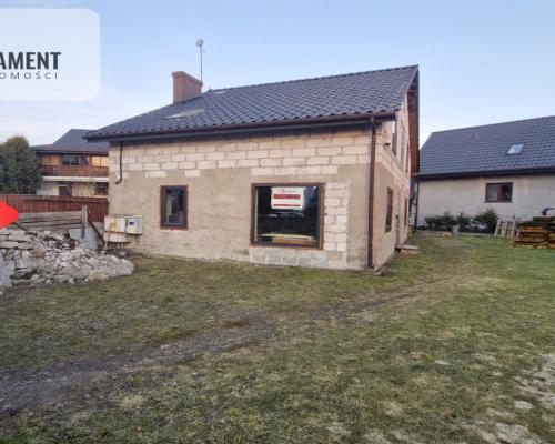 Rypin. Dom - stan surowy zamknięty, ogrodzony.