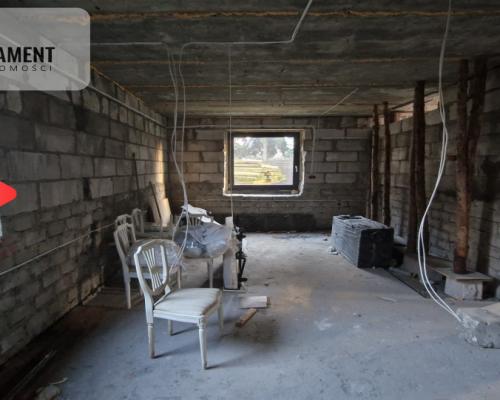 Rypin. Dom - stan surowy zamknięty, ogrodzony.