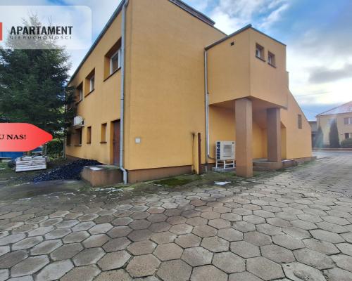 Okazja inwestycyjna, dwa mieszkania i lokale!