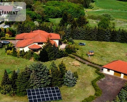 Z dużym ogrodem, w spokojnej okolicy!