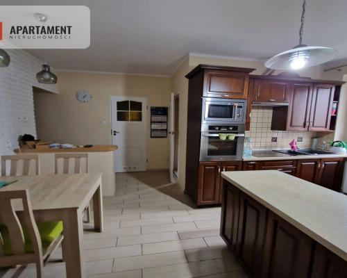 4 lokale mieszkalne, lokal komercyjny,duża działka