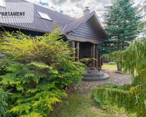 Oryginalny dom w bajkowej scenerii.