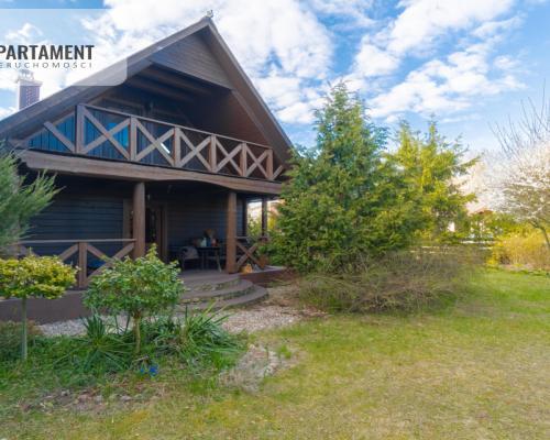 Oryginalny dom w bajkowej scenerii.