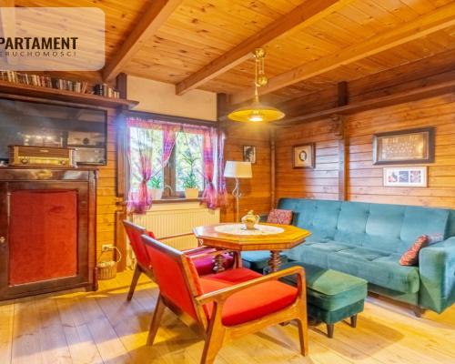 Oryginalny dom w bajkowej scenerii.