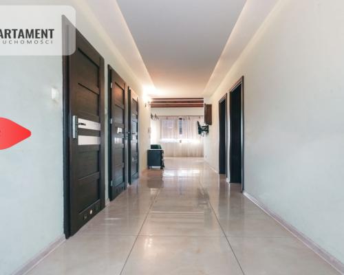 Dom z dochodem-część wynajęta Żabce