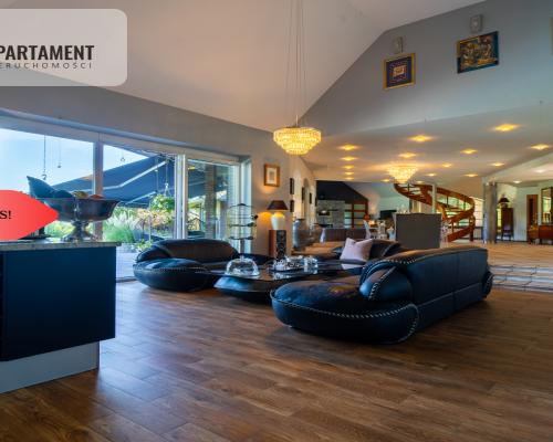 Rezydencja w Stylu Hiszpańskim.