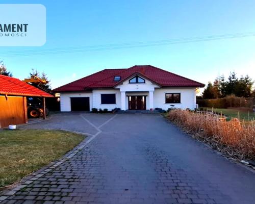 Komfortowy dom z klimatyzacją w dobrej lokalizacji