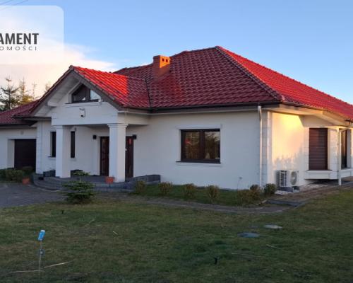 Komfortowy dom z klimatyzacją w dobrej lokalizacji