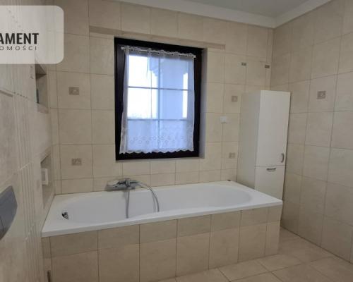 Komfortowy dom z klimatyzacją w dobrej lokalizacji