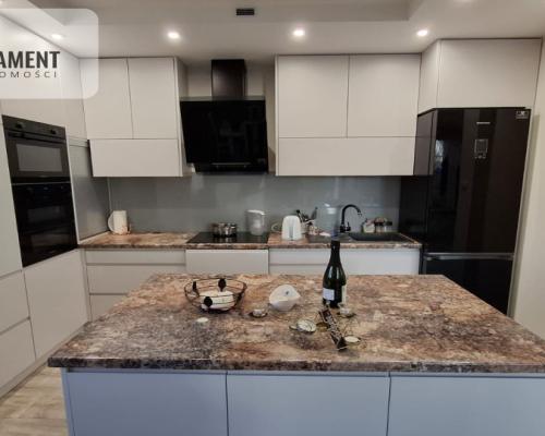 Komfortowy dom z klimatyzacją w dobrej lokalizacji