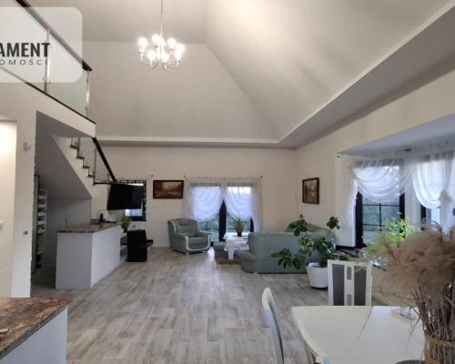 Komfortowy dom z klimatyzacją w dobrej lokalizacji