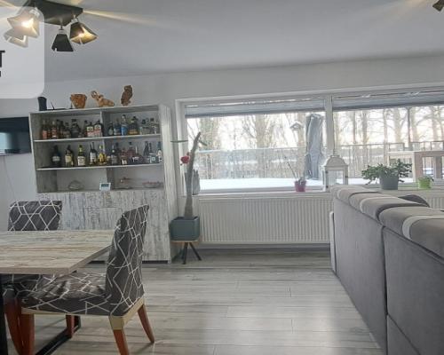 Duży dom- dwa mieszkania, centrum