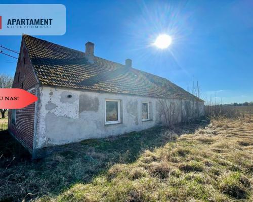 Klimatyczny dom z czerwonej cegły na wsi