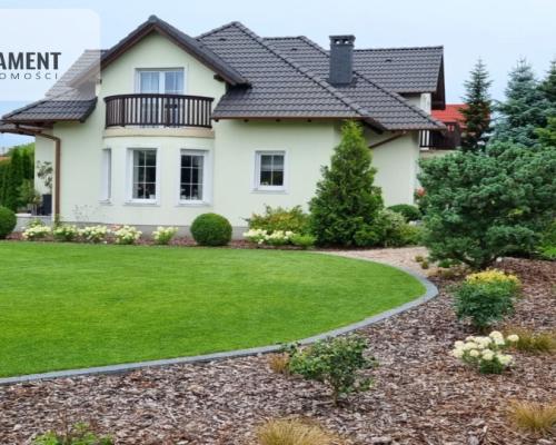 Wspaniała Nieruchomość z Urokliwym Ogrodem!