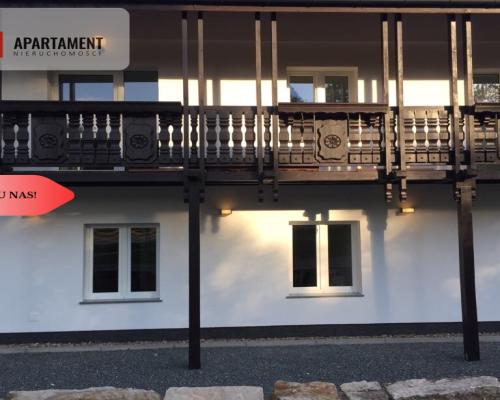 Duży dom 270 m2. Można zaaranżować 3 apartamenty.