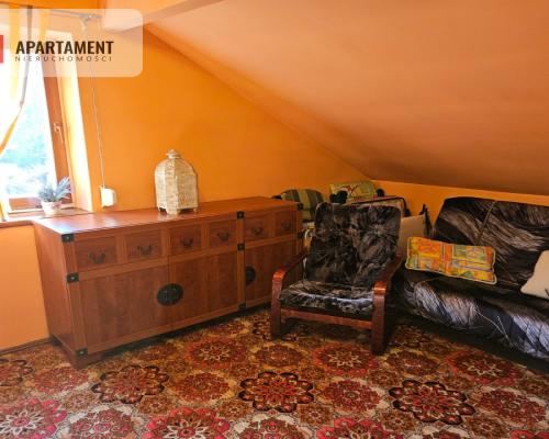 Ładny dom w lesie  blisko jeziora