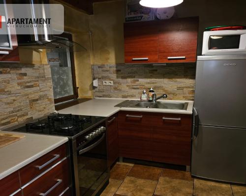 Ładny dom w lesie  blisko jeziora