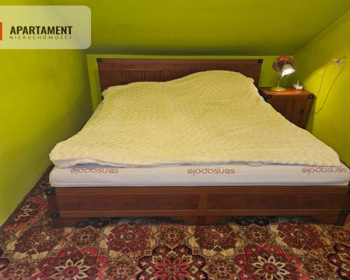 Ładny dom w lesie  blisko jeziora