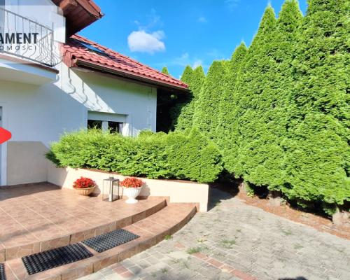 Wyjątkowy dom w Myślęcinku z domkiem dla gości