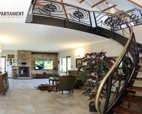 DOM PRZY LESIE/ GMINA DOBRCZ