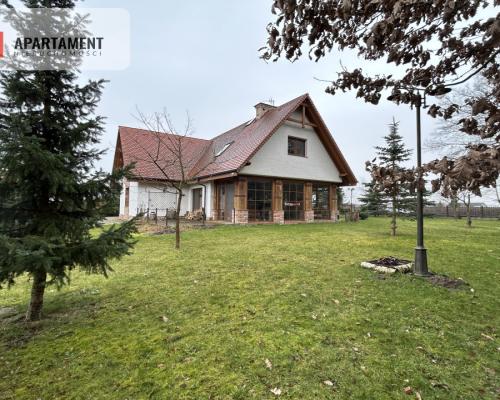 DOM PRZY LESIE/ GMINA DOBRCZ