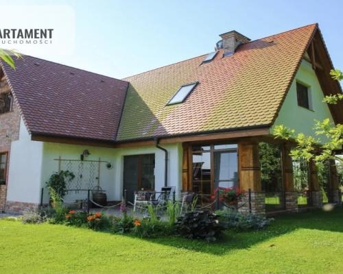 DOM PRZY LESIE/ GMINA DOBRCZ