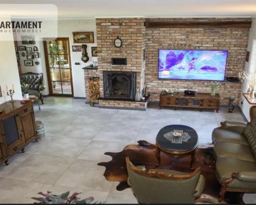 DOM PRZY LESIE/ GMINA DOBRCZ