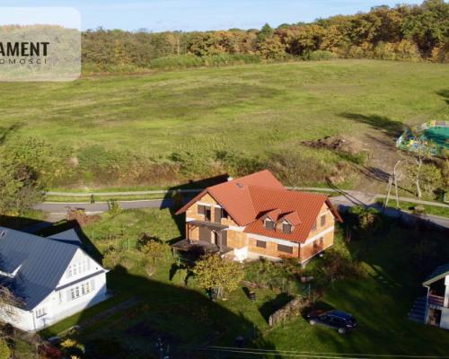 DOM DLA RODZINY | STAN SUROWY, ZAMKNIĘTY | CENTRUM