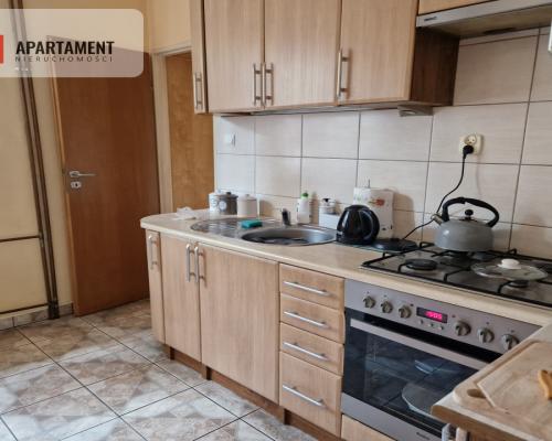 Dom z dwoma odrębnymi mieszkaniami, blisko centrum