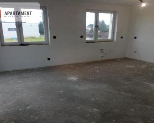 Nowy dom w dobrej lokalizacji