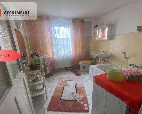 Przestronna kamienica z garażami w mieście