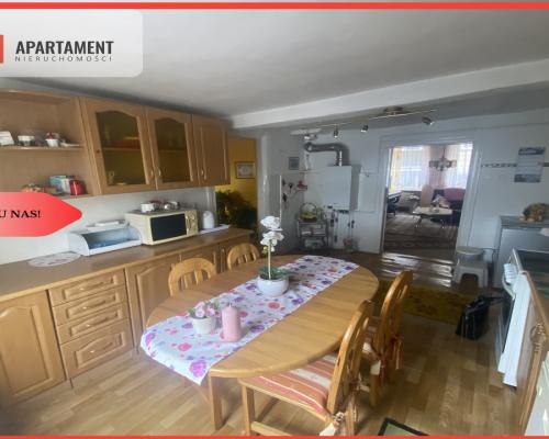 Przestronna kamienica z garażami w mieście