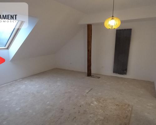 Dom w stanie deweloperskim z użytkowym poddaszem !