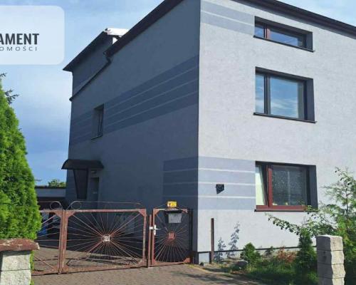 Dom z ogrodem i lokalem pod działalność