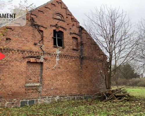 Duża działka z domem do odbudowy bądź rozbiórki
