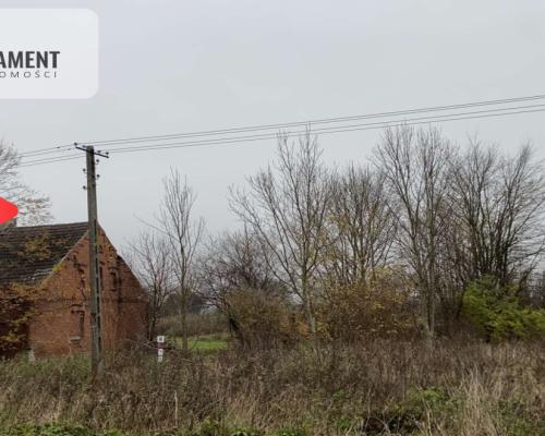 Duża działka z domem do odbudowy bądź rozbiórki