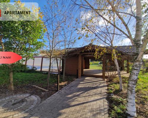 Przestronny dom na dużej działce z basenem...