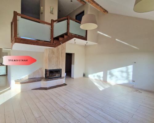 Przestronny dom na dużej działce z basenem...