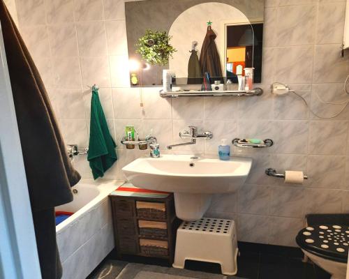 Mogilno- kamienica na rynku 175m2, lokal handlowy