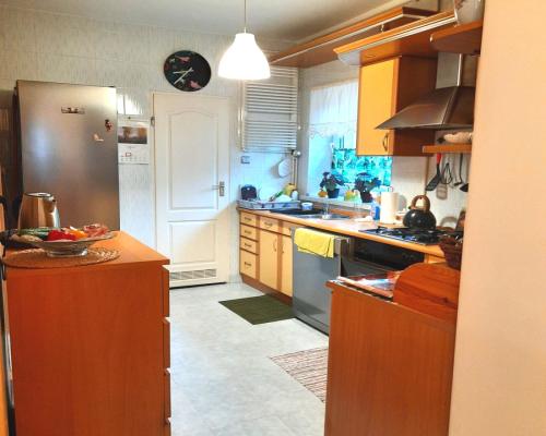 Mogilno- kamienica na rynku 175m2, lokal handlowy