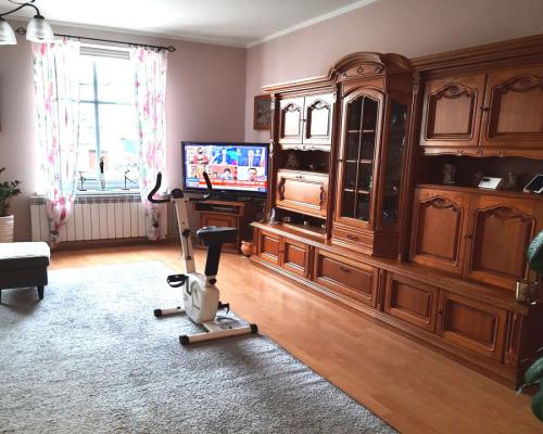 Mogilno- kamienica na rynku 175m2, lokal handlowy