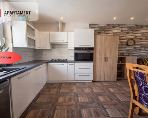 * Funkcjonalny dom z poddaszem użytkowym Łabiszyn