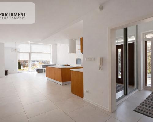 Komfortowy dom z ogródkiem na wynajem