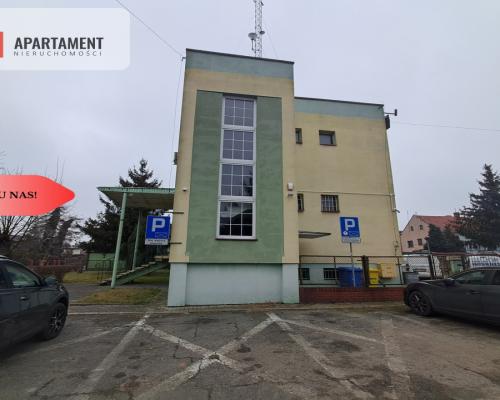 Lokal użytkowy z potencjałem w centrum Wąsosza!