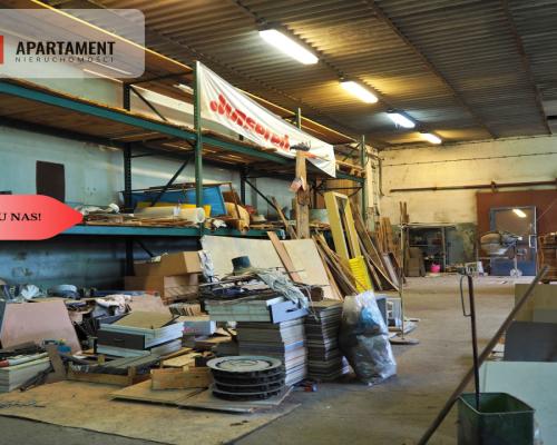 Obiekt magazynowo-biurowy z utwardzonym placem.