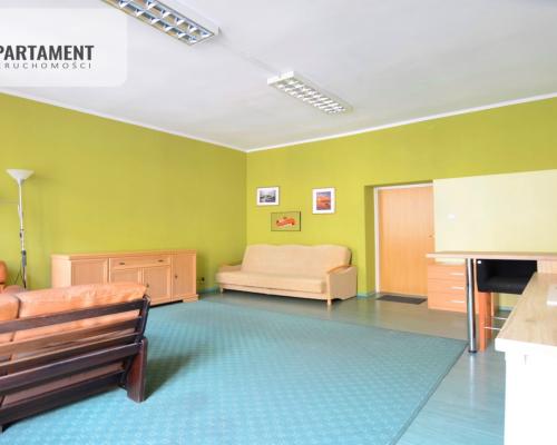 ODNOWIONA KAMIENICA W CENTRUM ŚWIECIA