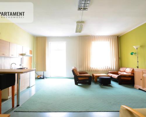 ODNOWIONA KAMIENICA W CENTRUM ŚWIECIA