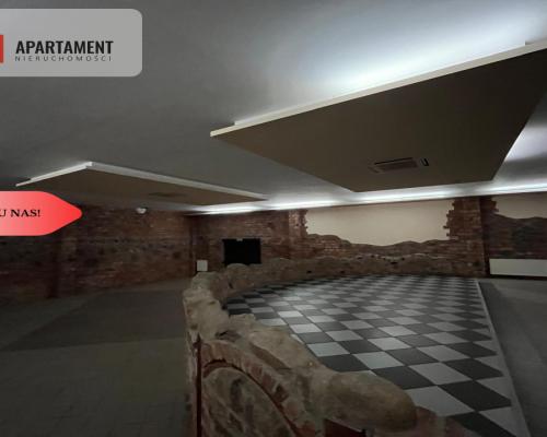 Obiekt usługowy, duży, świetna lokalizacja.